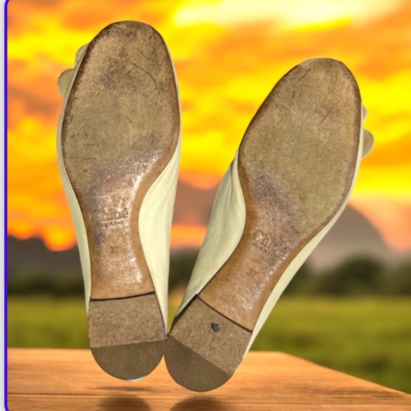 Chloe Ivory Round Toe Flats With Gold Chain Flower 37 - Picture 3 of 4